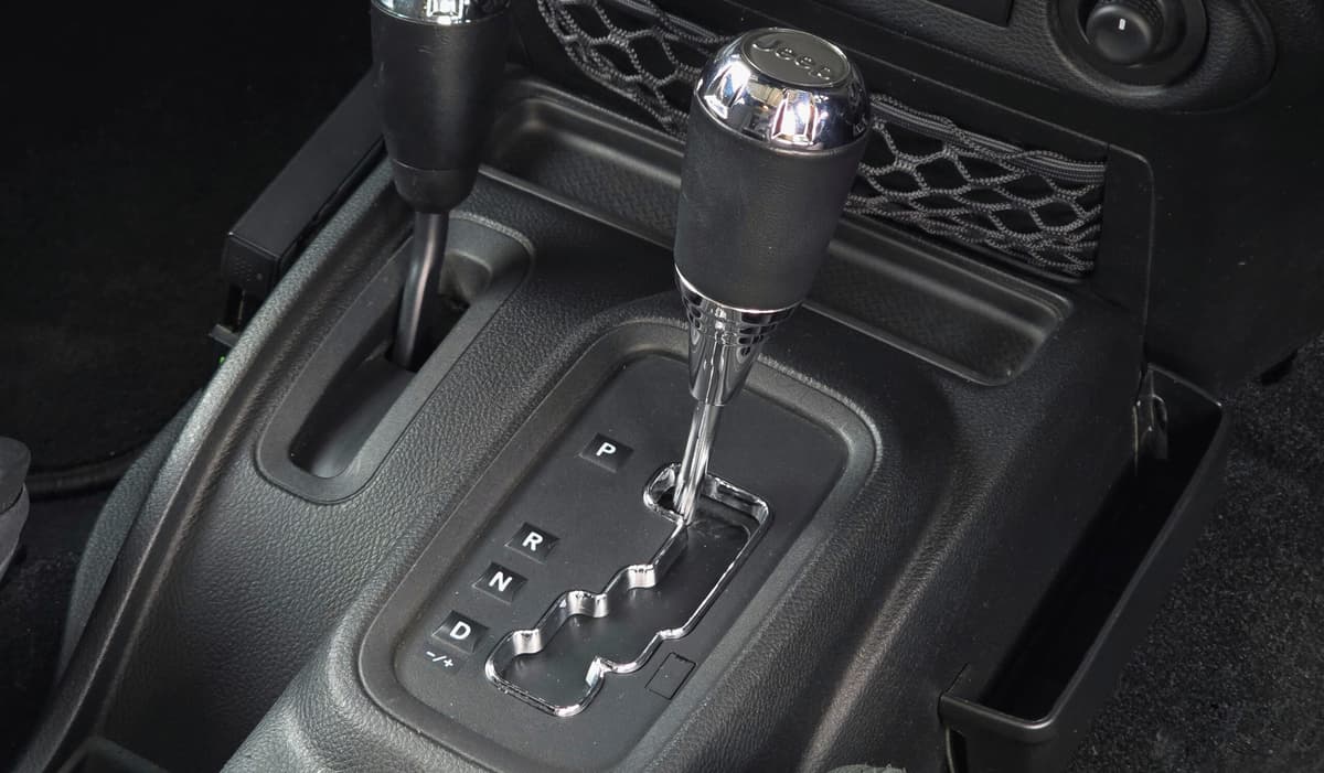 2012 Chrysler Wrangler image-11