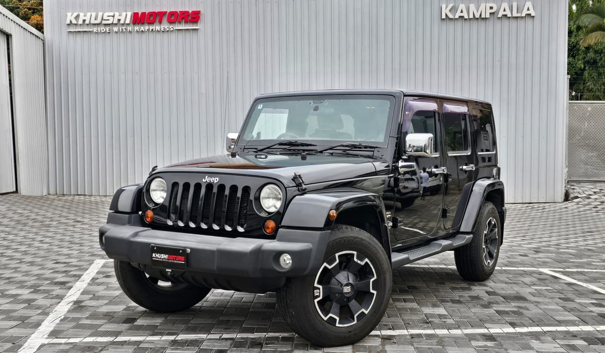 2012 Chrysler Wrangler image-14