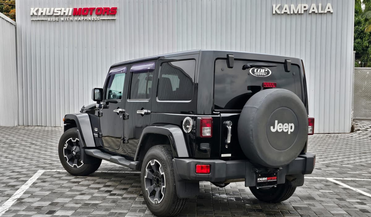 2012 Chrysler Wrangler image-15