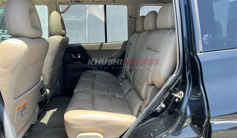 2005 Mitsubishi Pajero image-19