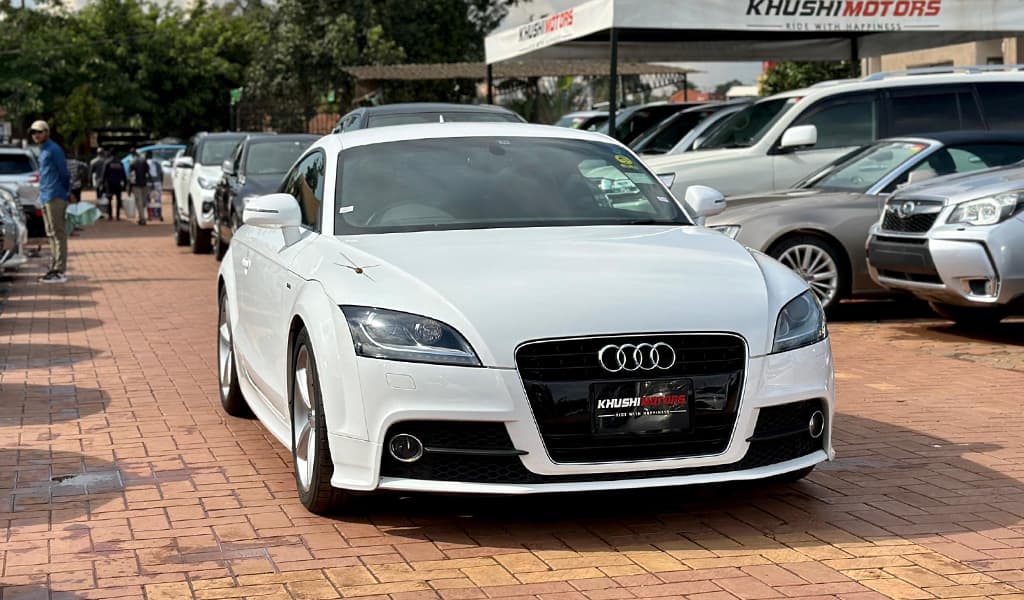 2011 Audi TT Coupe image-10