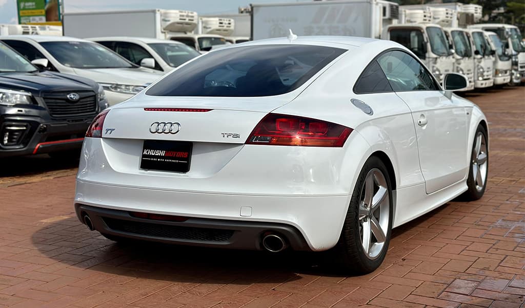 2011 Audi TT Coupe image-11