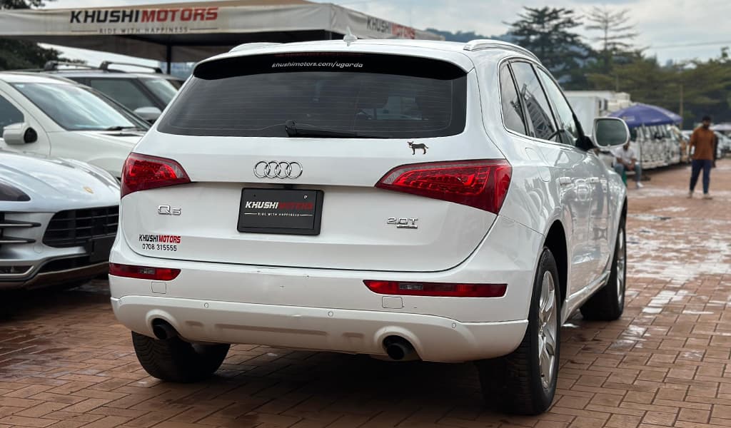 2011 Audi Q5 TFSI Quatro image-12