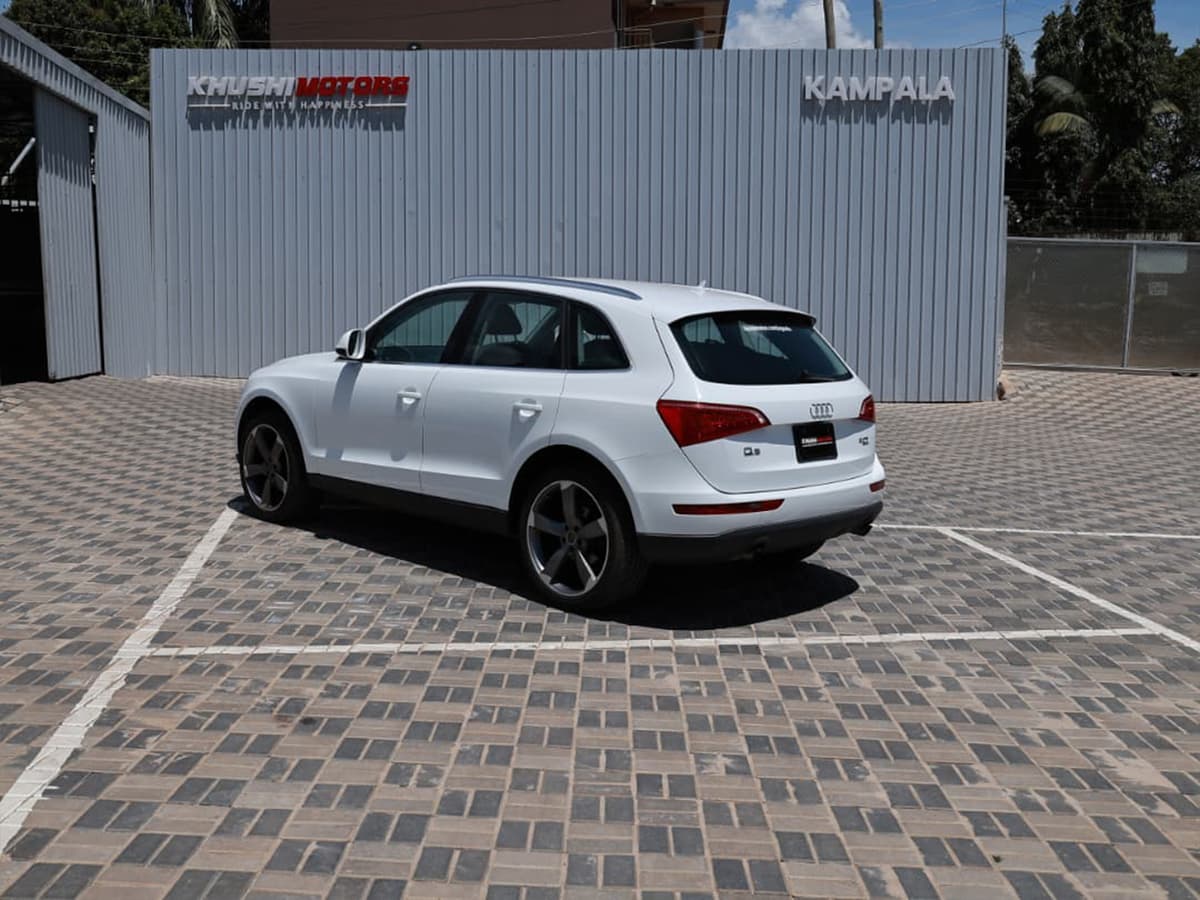 2012 Audi Q5 TFSI Quatro image-9