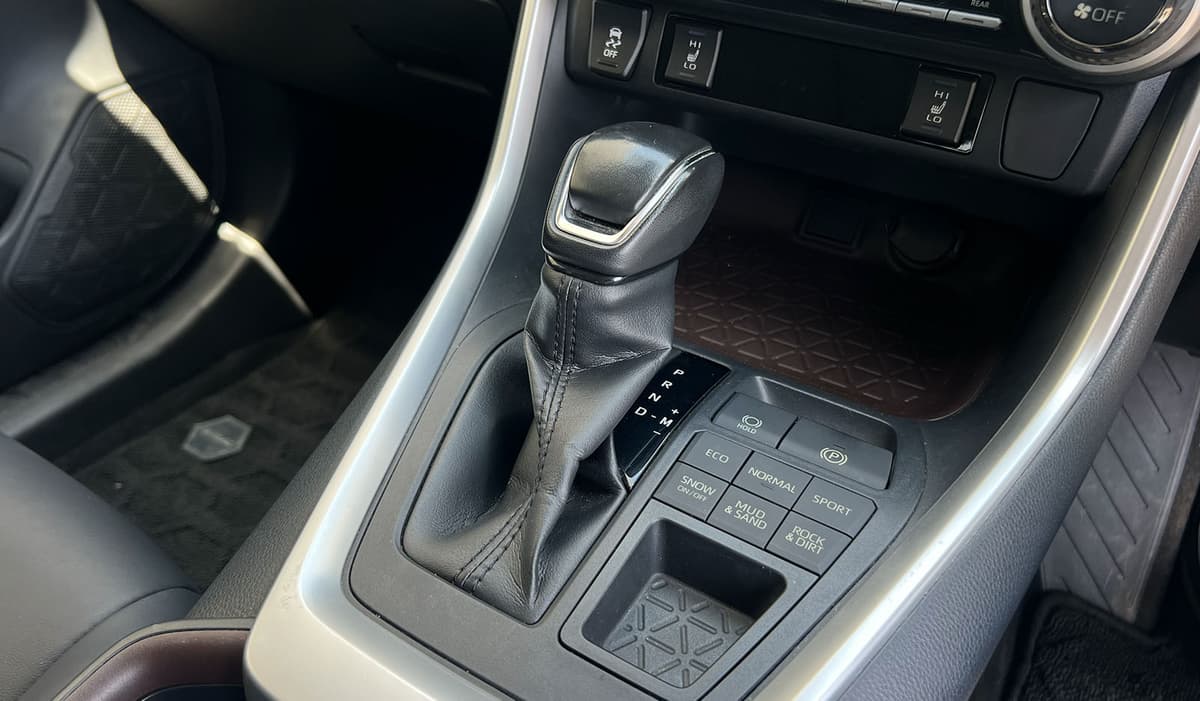 2019 Toyota RAV-4 G image-4