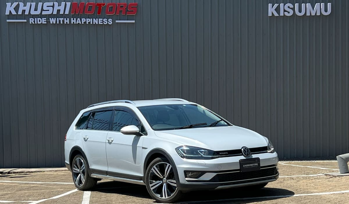 2018 Volkswagen Golf Alltrack image-1