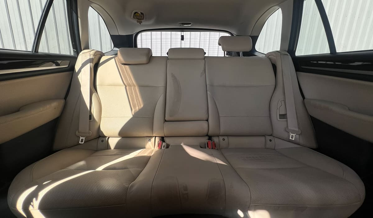 2018 Subaru Outback Limited image-5