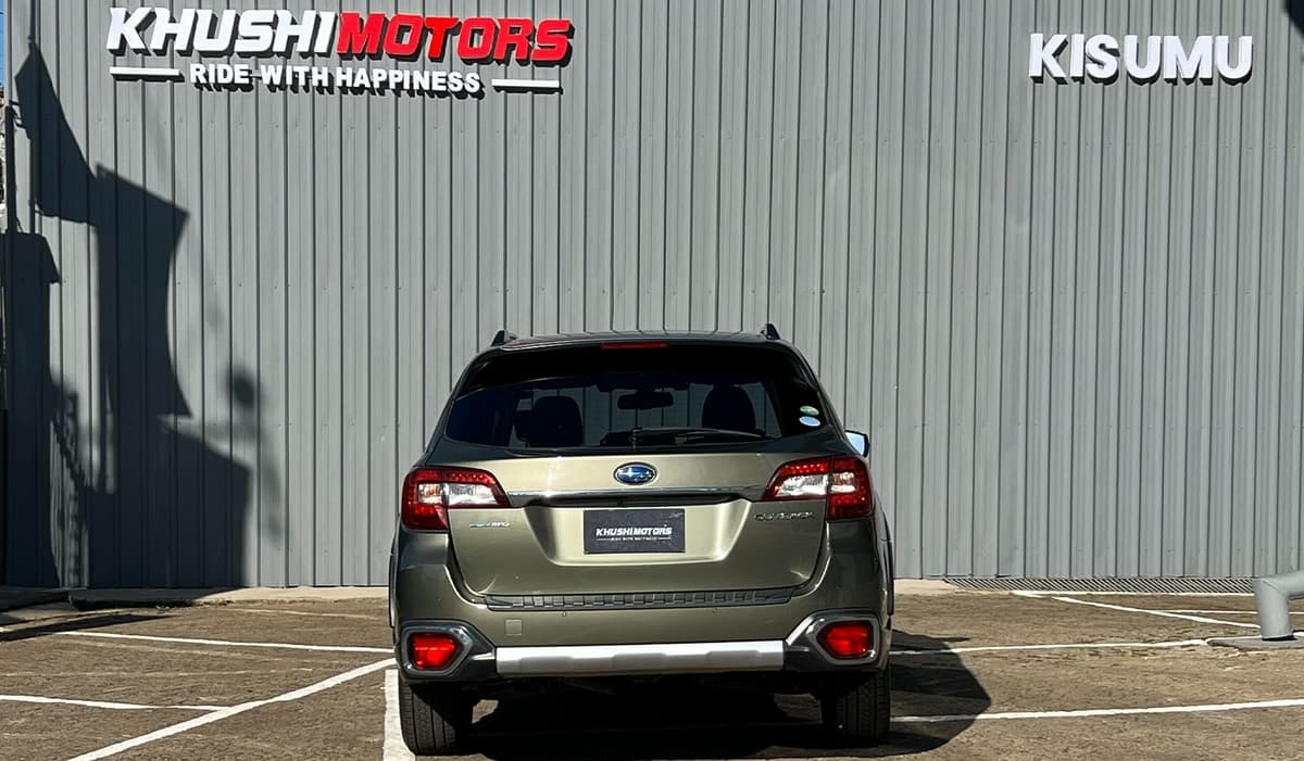 2018 Subaru Outback Limited image-8