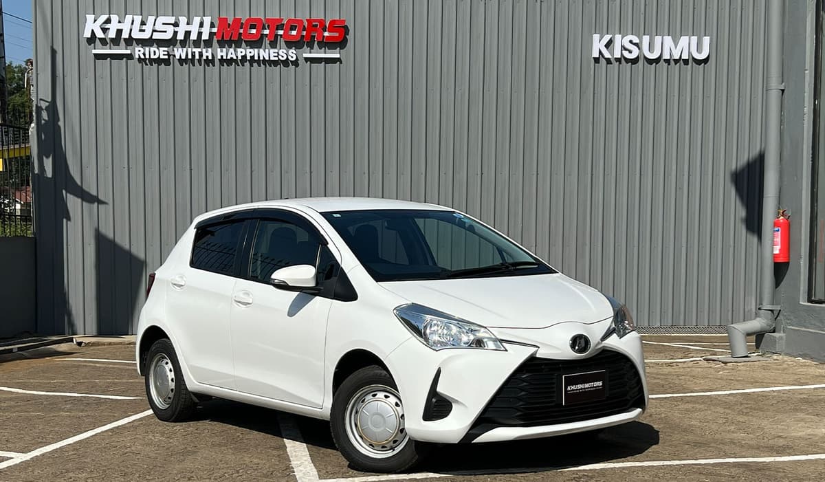 2018 Toyota Vitz image-1