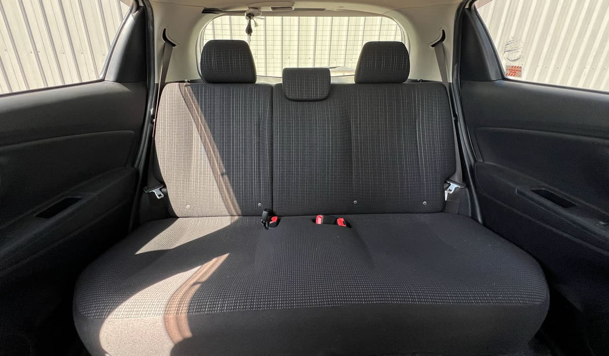 2018 Toyota Vitz image-5