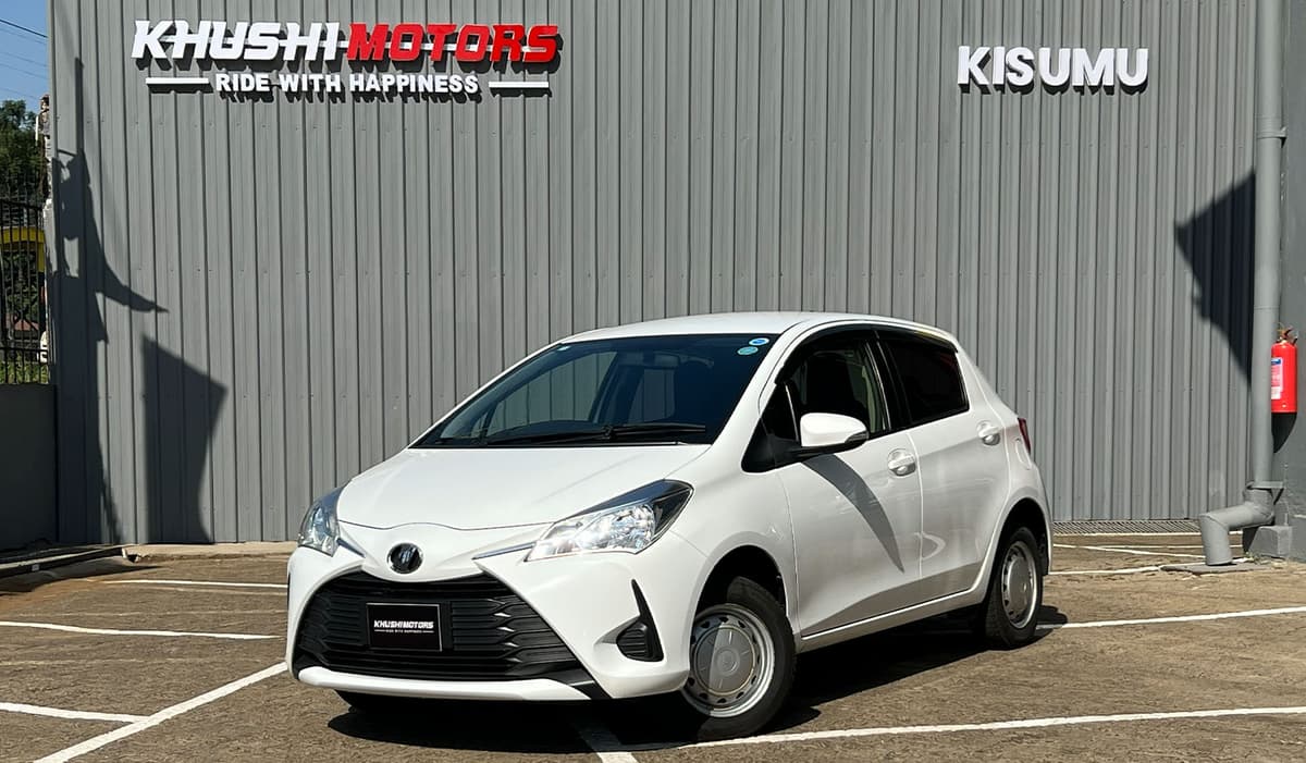 2018 Toyota Vitz image-11