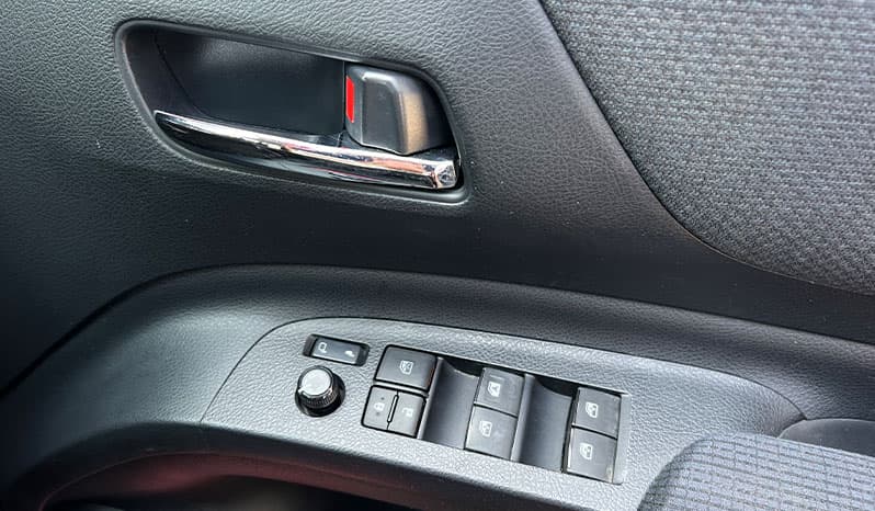 2018 Toyota Sienta Hybrid X image-11