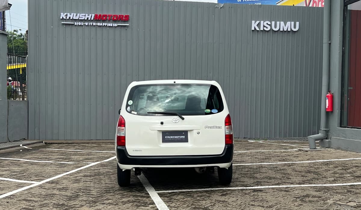 2018 Toyota Probox DX image-3
