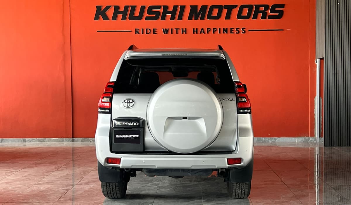 2021 Toyota Land Cruiser Prado VXL image-11