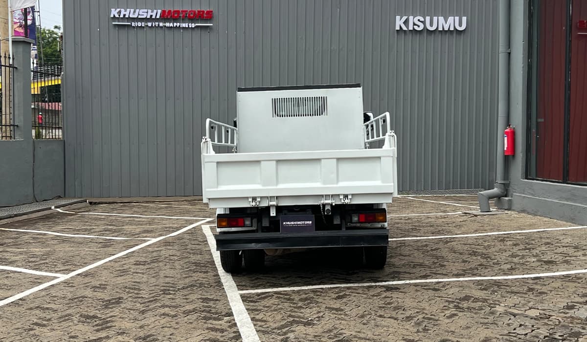 2018 Mitsubishi Fuso Canter Dump image-4