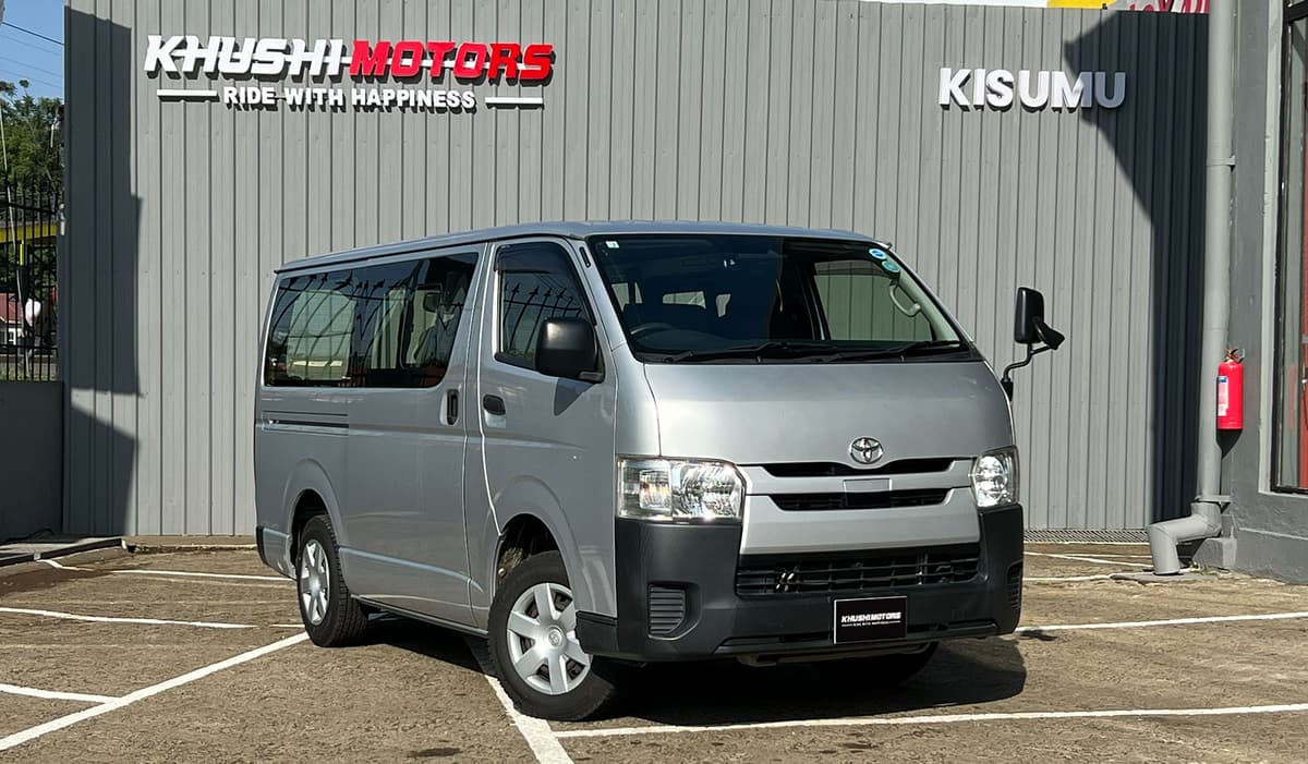 2018 Toyota Hiace DX image-1