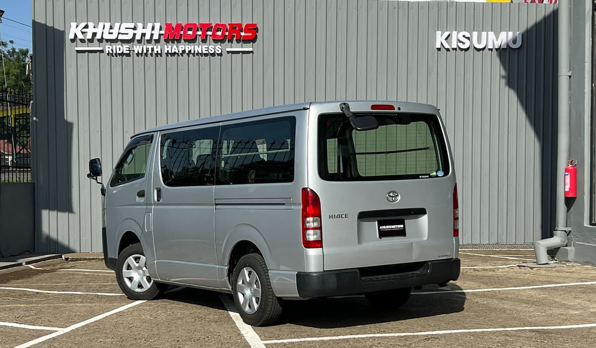 2018 Toyota Hiace DX image-4