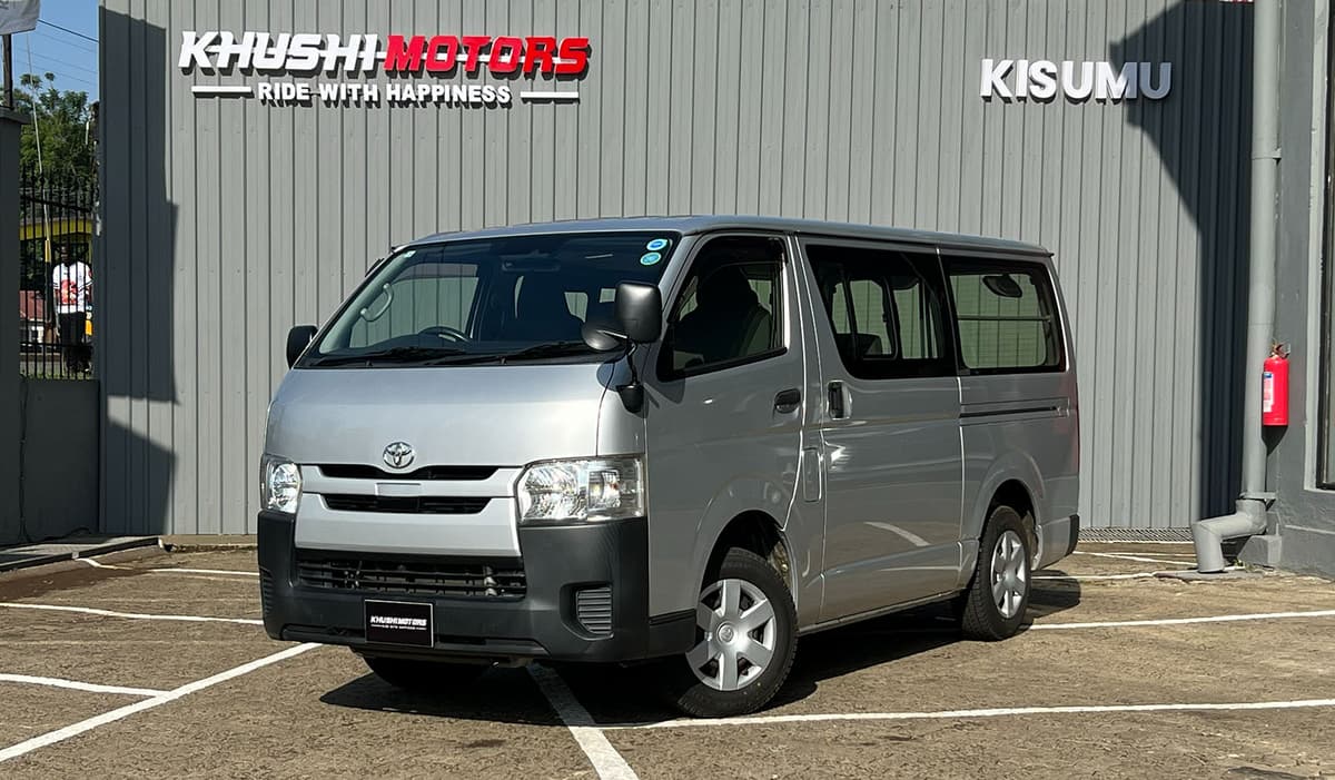 2018 Toyota Hiace DX image-3