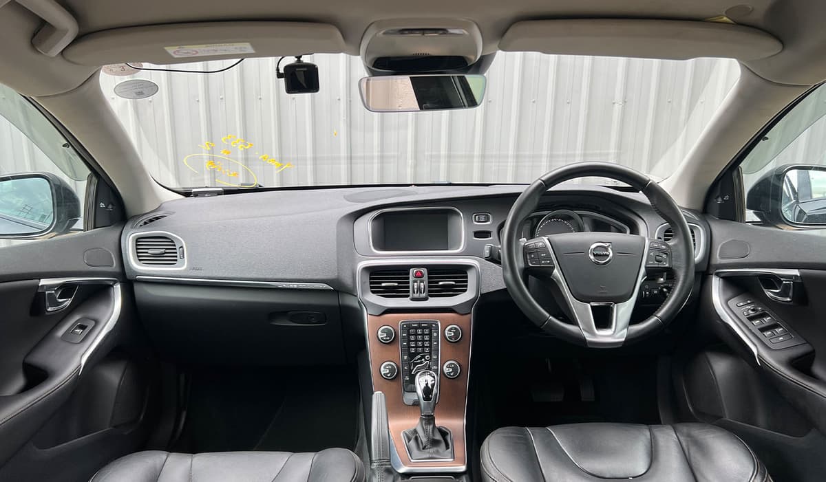 2018 Volvo V40 T5 image-7