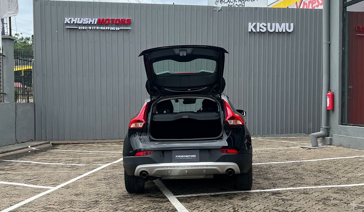 2018 Volvo V40 T5 image-11