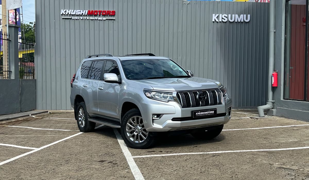 2021 Toyota Land Cruiser Prado VXL image-1