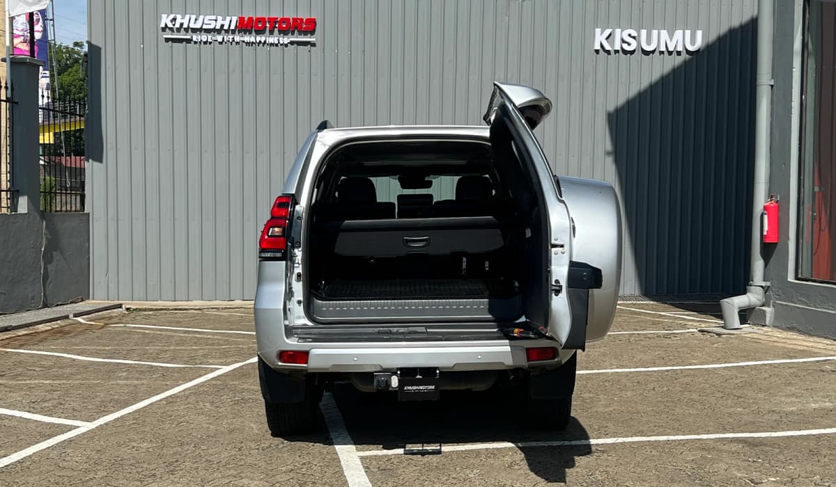 2021 Toyota Land Cruiser Prado VXL image-7