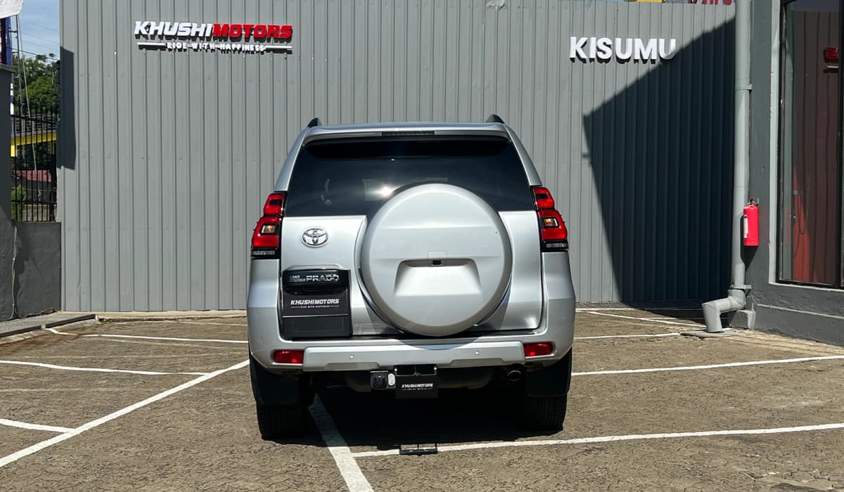2021 Toyota Land Cruiser Prado VXL image-8