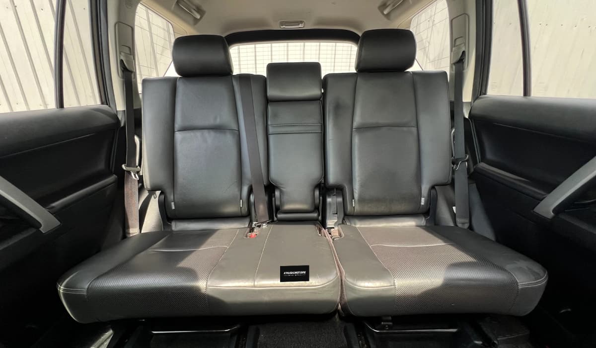 2021 Toyota Land Cruiser Prado VXL image-9