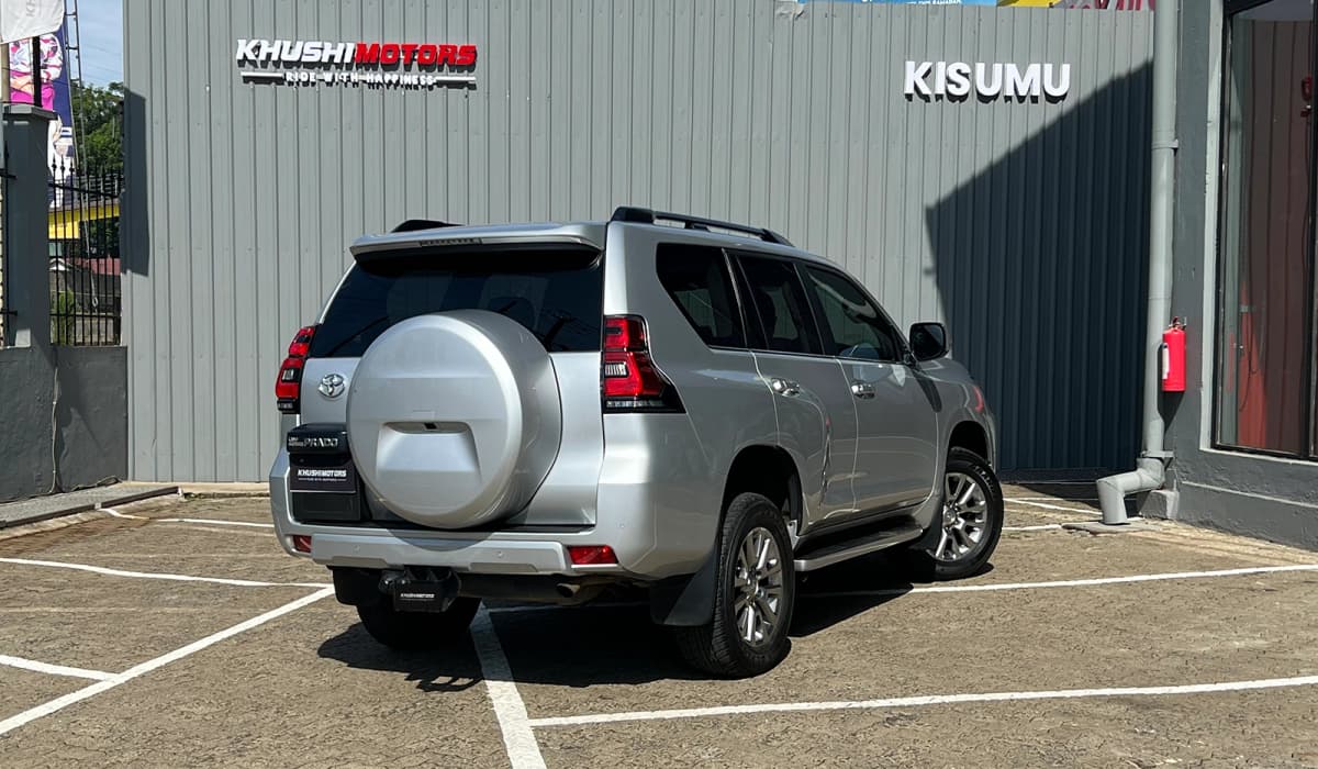 2021 Toyota Land Cruiser Prado VXL image-12