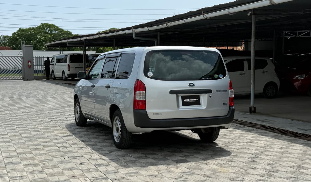 2019 Toyota Probox Hybrid DX Comfort image-11