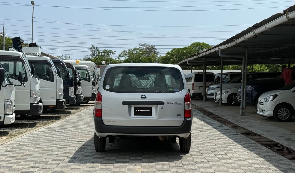2019 Toyota Probox Hybrid DX Comfort image-12