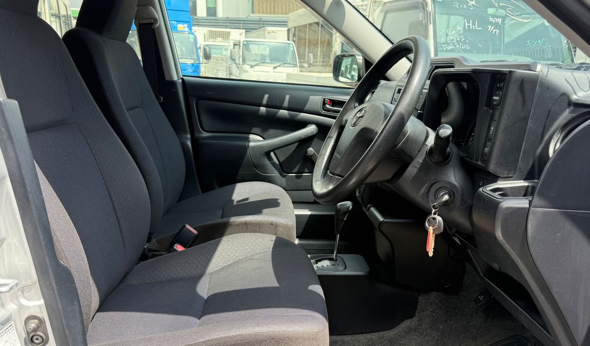 2019 Toyota Probox Hybrid DX Comfort image-14