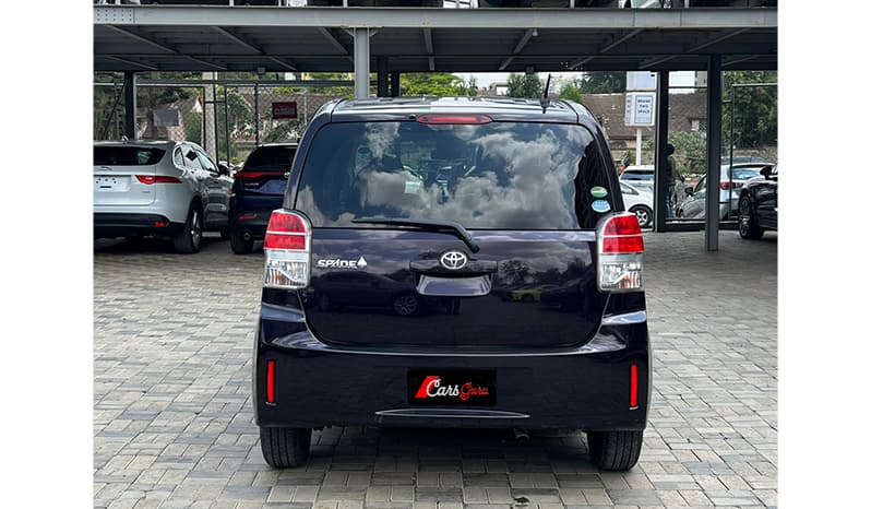 2016 Toyota Spade F image-5