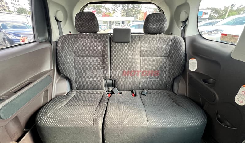 2016 Toyota Spade F image-27
