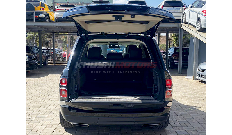 2019 Land Rover Range Rover Vogue image-6