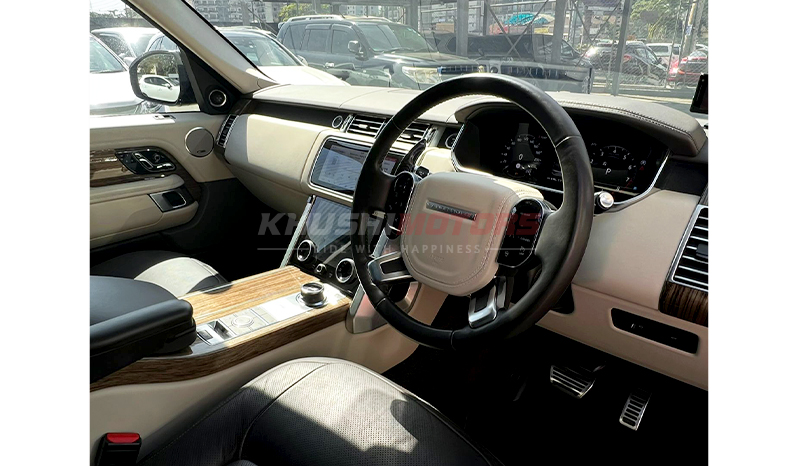 2019 Land Rover Range Rover Vogue image-7