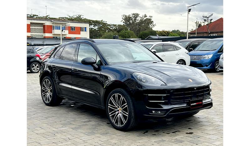 2016 Porsche Macan image-12