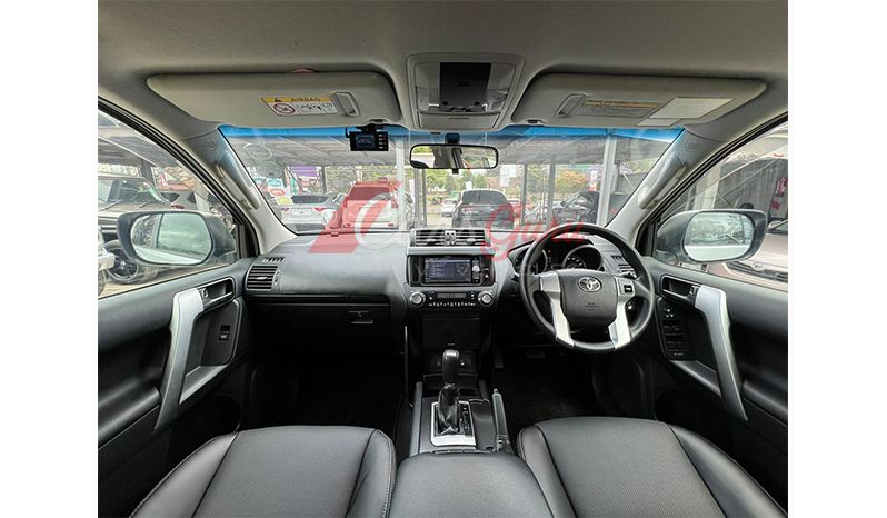 2016 Toyota Land Cruiser Prado TX image-5