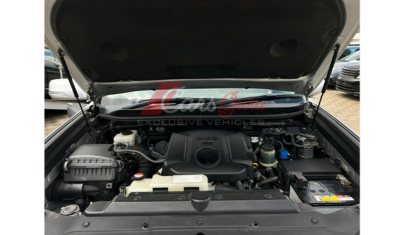 2016 Toyota Land Cruiser Prado TX image-10