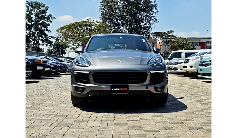 2016 Porsche Cayenne image-1