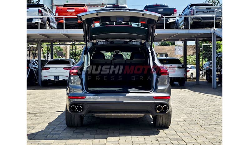 2016 Porsche Cayenne image-5
