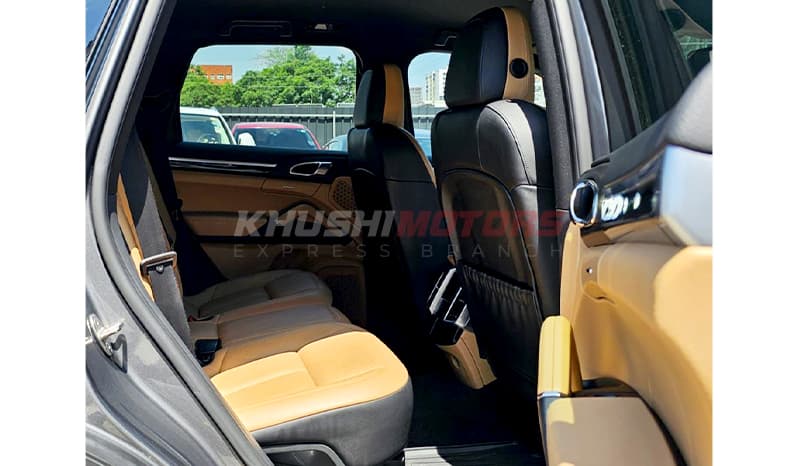 2016 Porsche Cayenne image-6