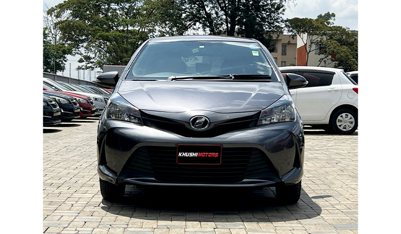 2016 Toyota Vitz F image-1