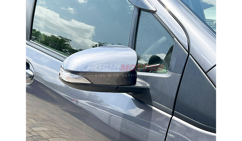 2016 Toyota Vitz F image-19