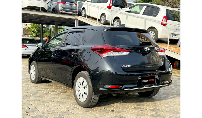2016 Toyota Auris X image-14