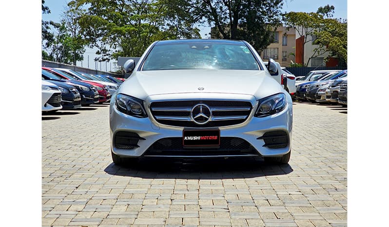 2016 Mercedes-Benz E-Class E200 image-1