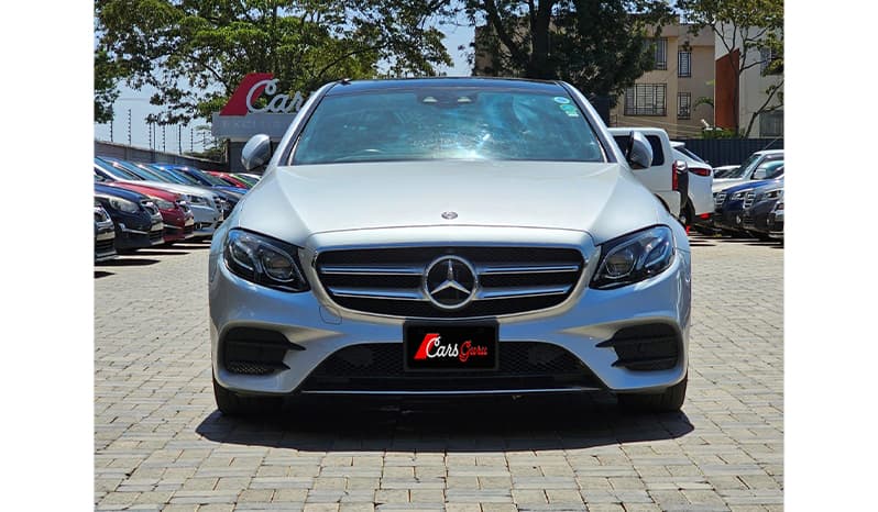 2016 Mercedes-Benz E-Class E200 image-2