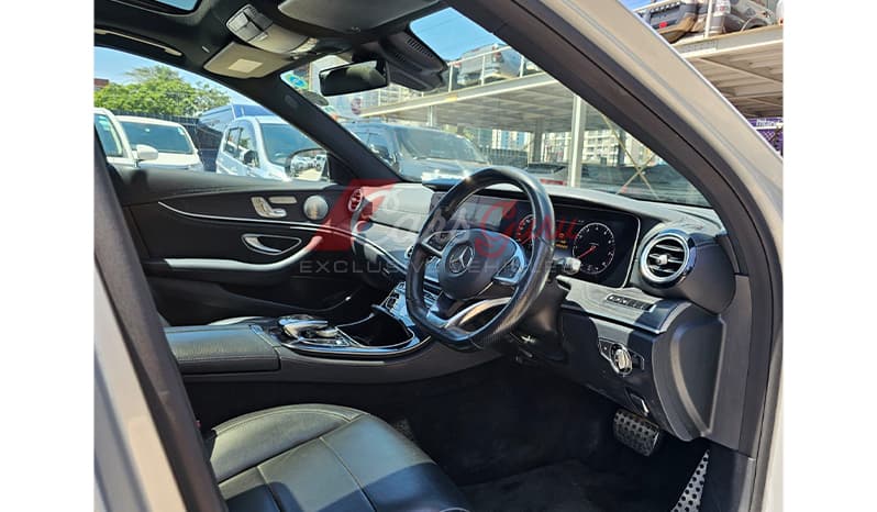 2016 Mercedes-Benz E-Class E200 image-8