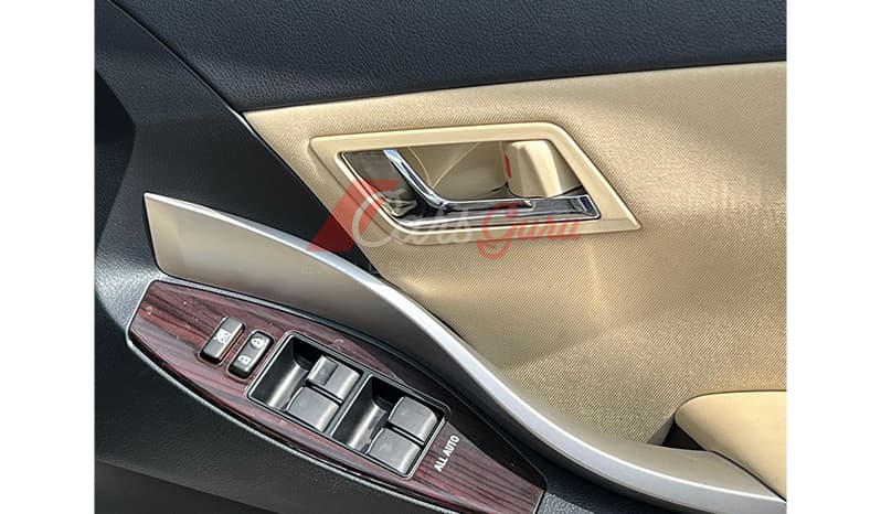 2016 Toyota Premio F-L Package image-7