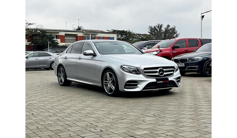 2016 Mercedes-Benz E-Class E200 image-2